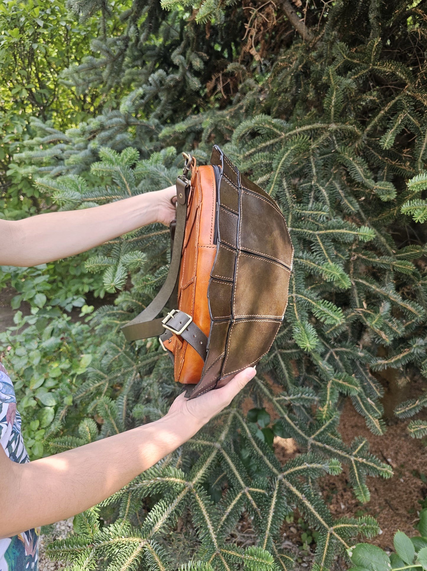 Leather Turtle Shell Backpack - Dark Green